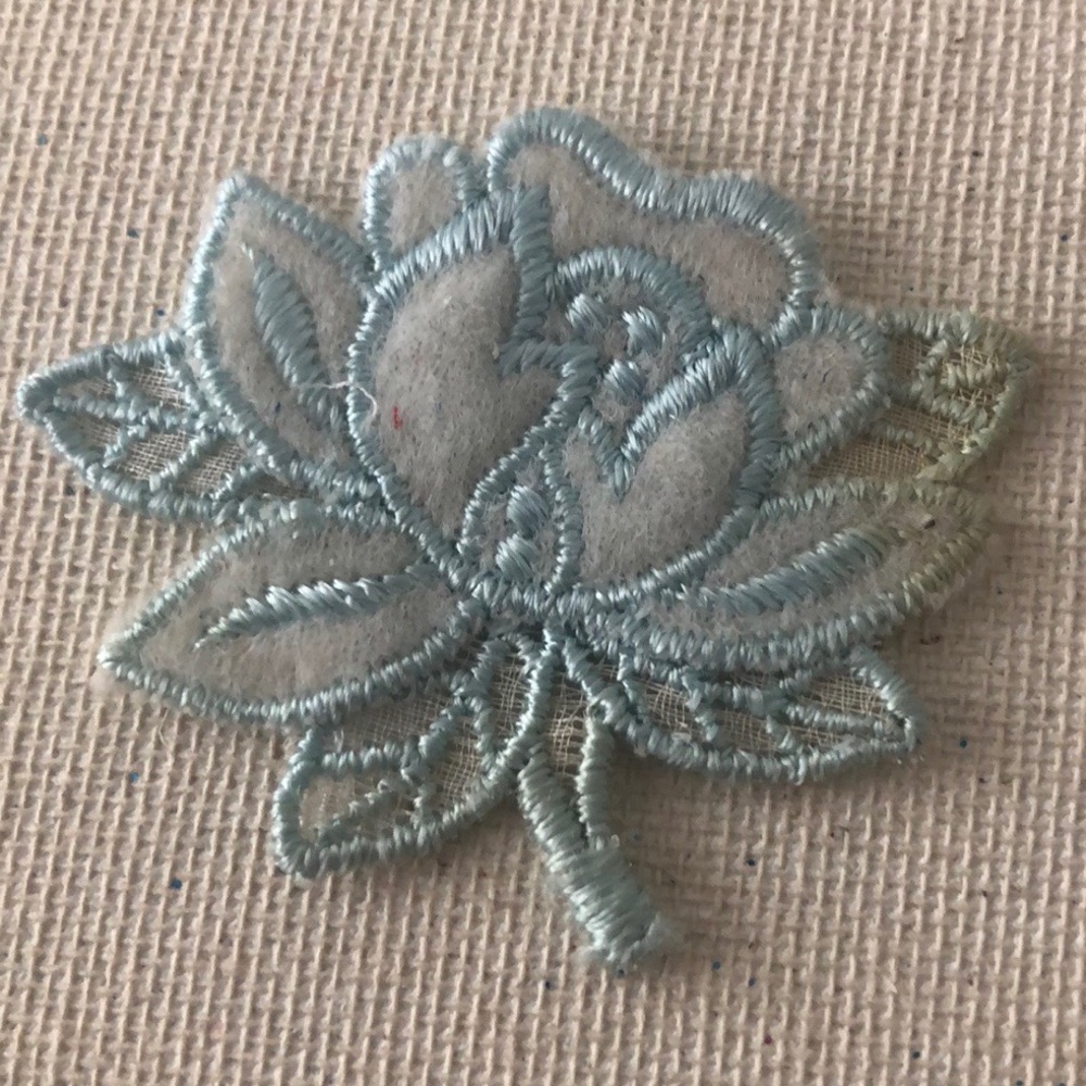 10/$10 - Vintage Flower 🌸 Patch Appliqué
